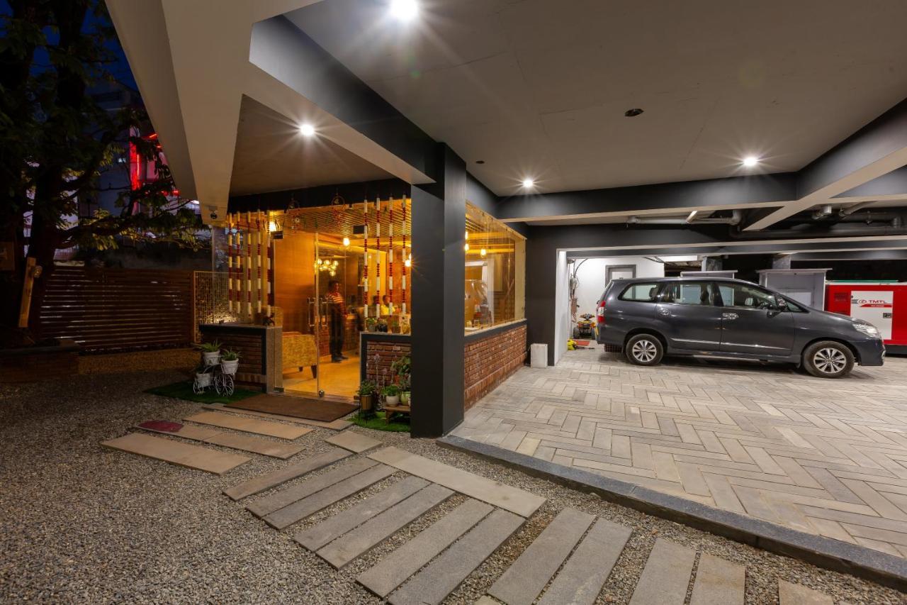 מוסורי Hotel La Eden מראה חיצוני תמונה