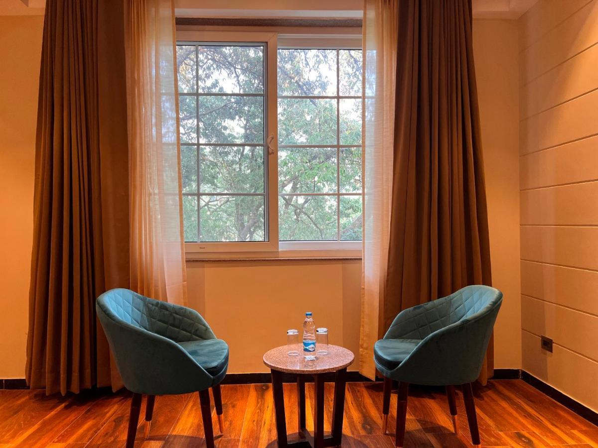 מוסורי Hotel La Eden מראה חיצוני תמונה