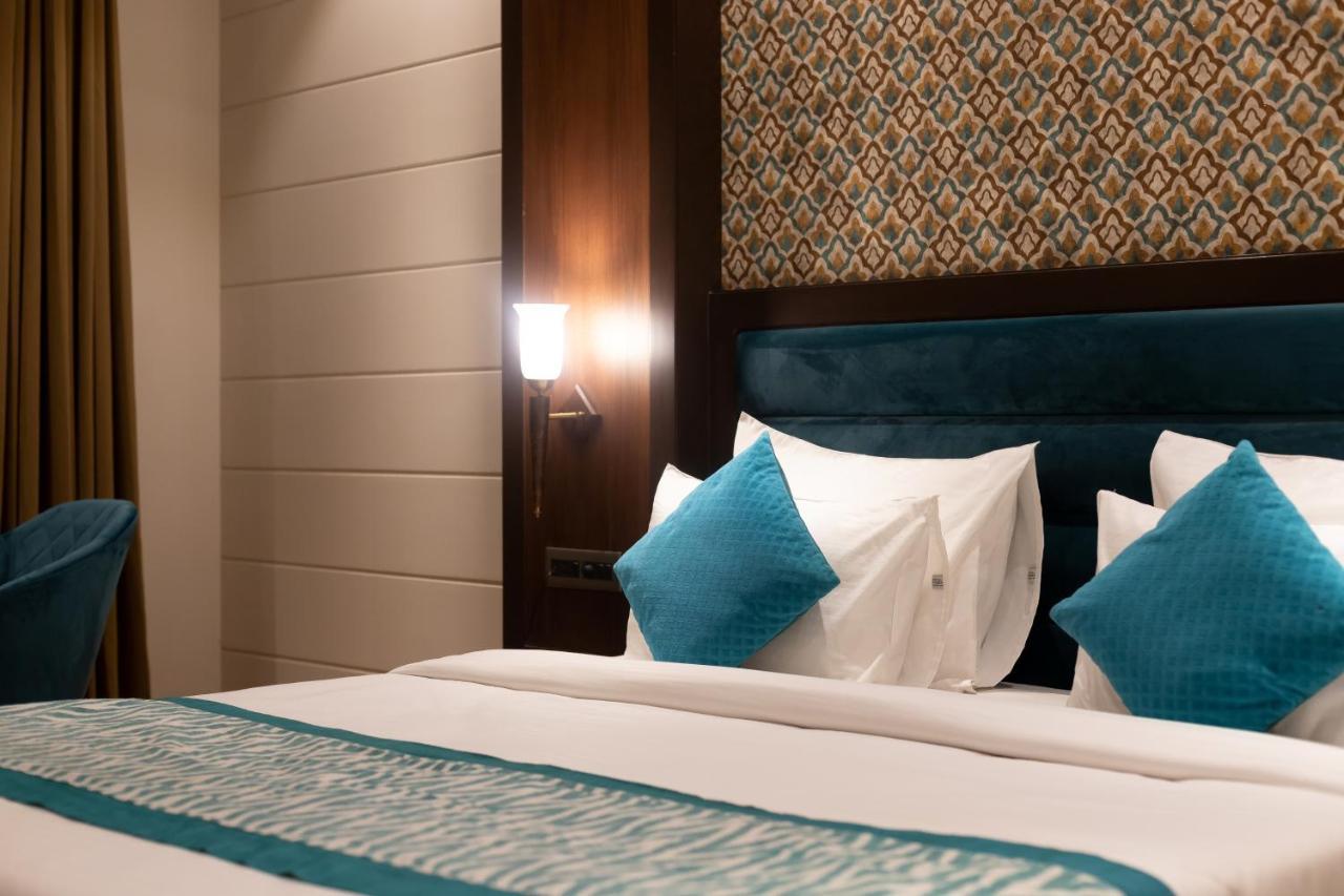 מוסורי Hotel La Eden מראה חיצוני תמונה