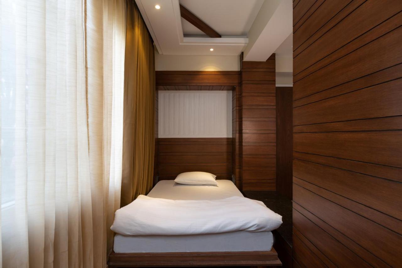 מוסורי Hotel La Eden מראה חיצוני תמונה