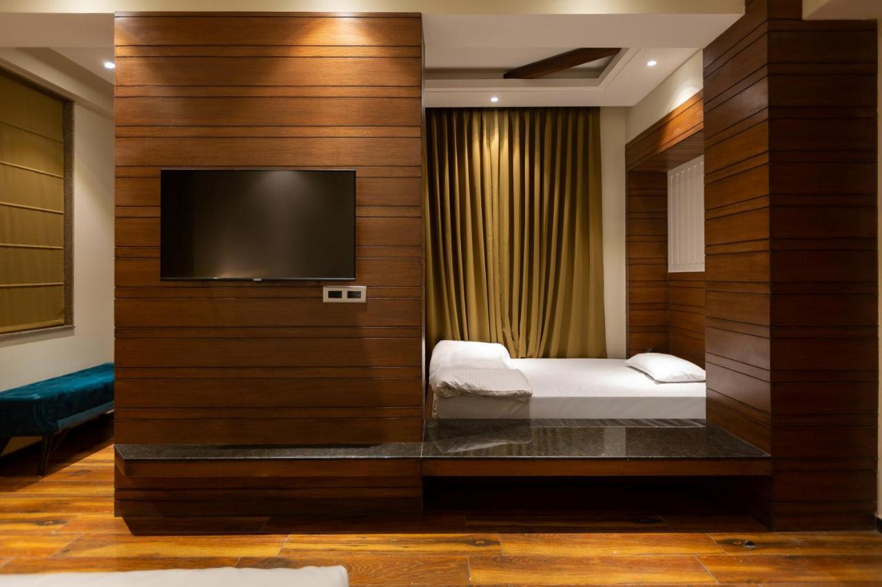 מוסורי Hotel La Eden מראה חיצוני תמונה