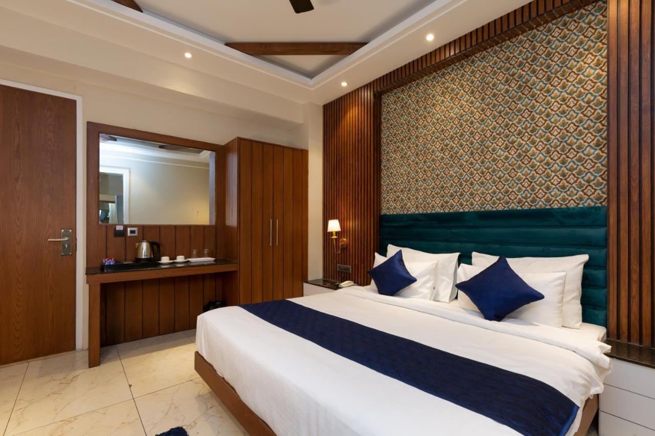 מוסורי Hotel La Eden מראה חיצוני תמונה